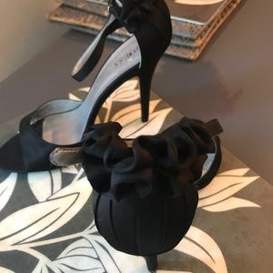 Guess Ruffle Back Evening Shoe